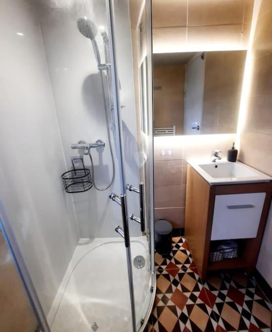 Alross Studio Flat / Private Bathroom London Exterior photo